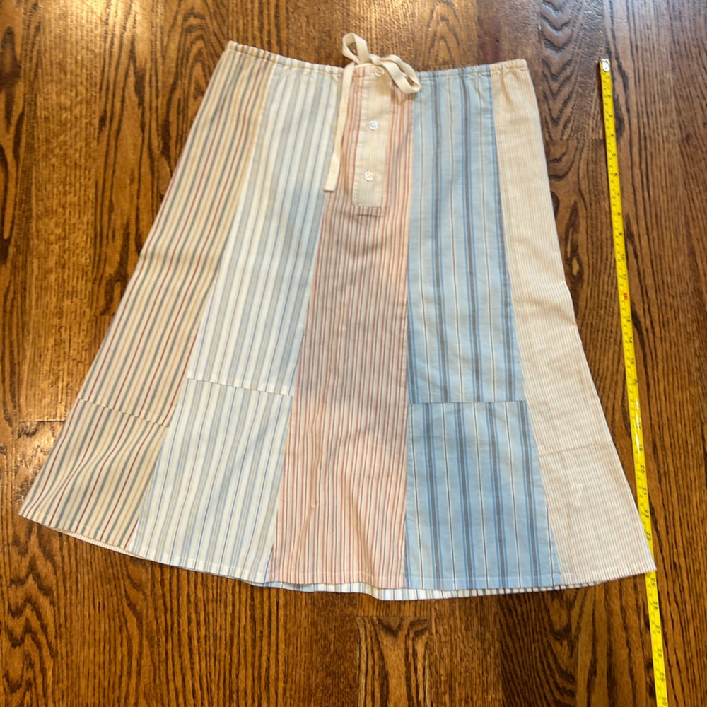 Laundry skirt with drawstring waist. Size 4. Great condition!!